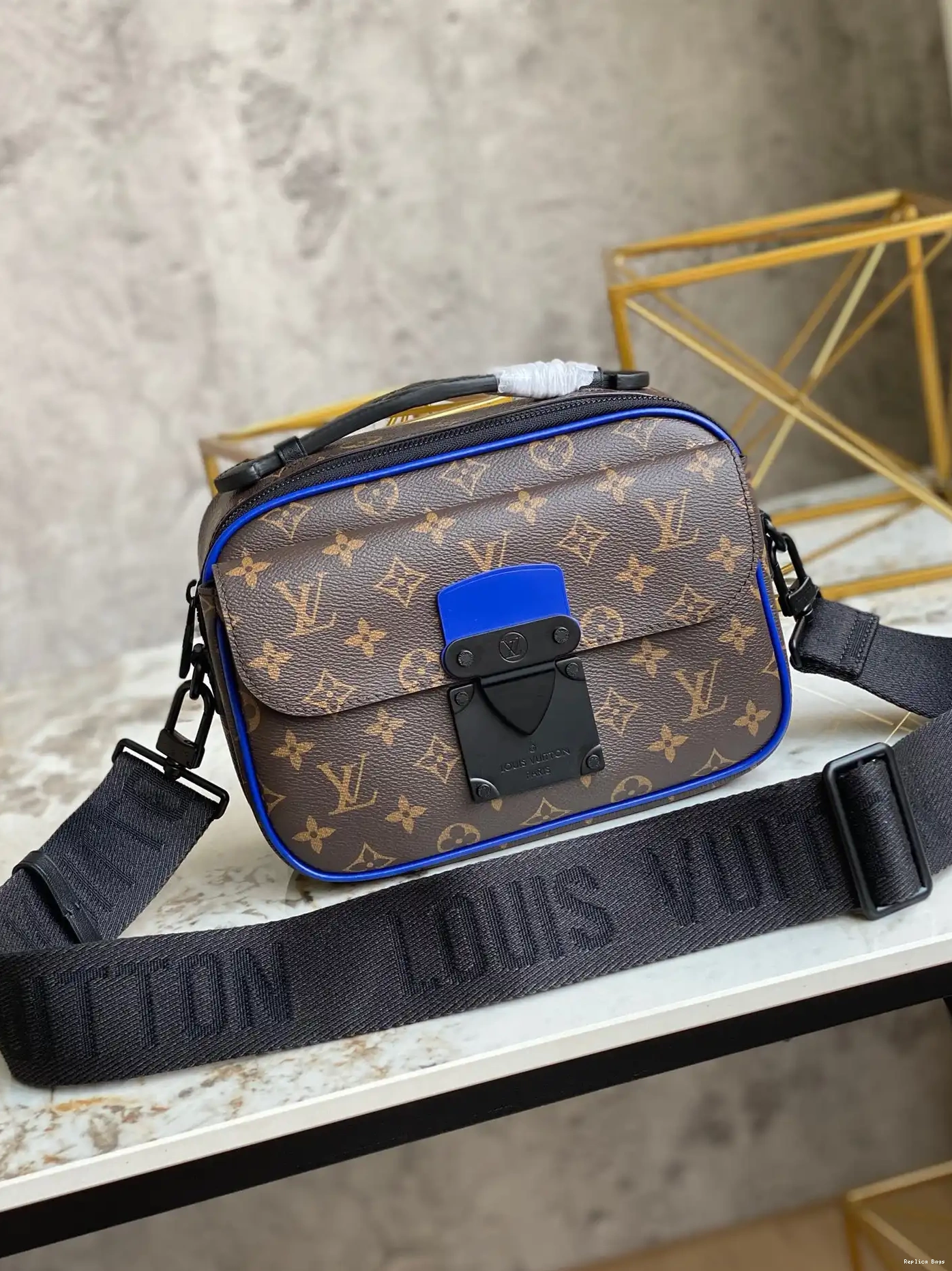 VUITTON MESSENGER S LOCK LOUIS 0514